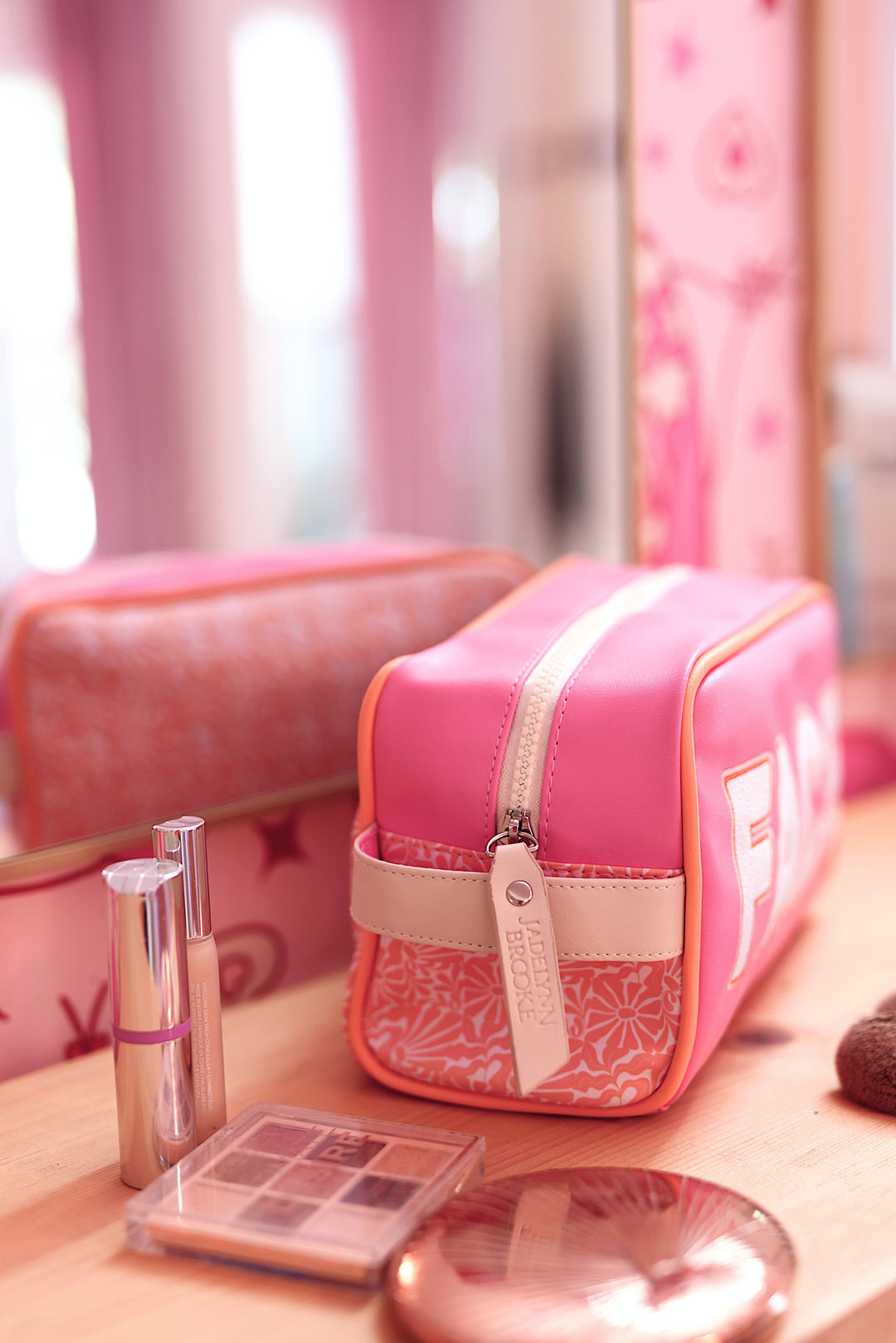 Handle Cosmetic Bag - FACE  (Pink/Orange/Cream)